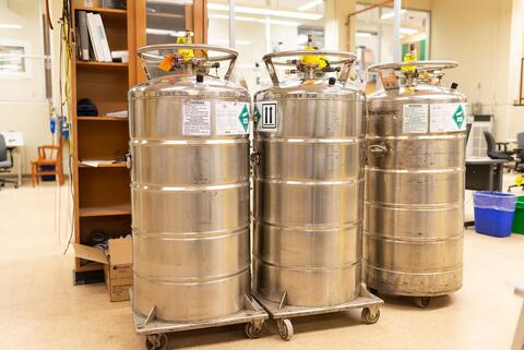Liquid nitrogen canisters