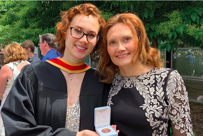 Photo:Polina Novoseltseva  with her mother, Olga